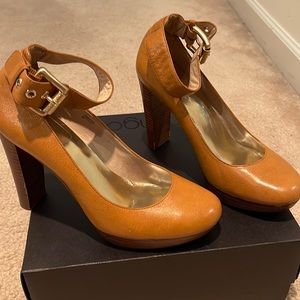 Micheal by Micheal  Kors strap cognac heels size 8